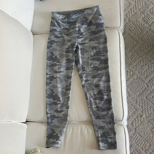 Gray camo leggings, small